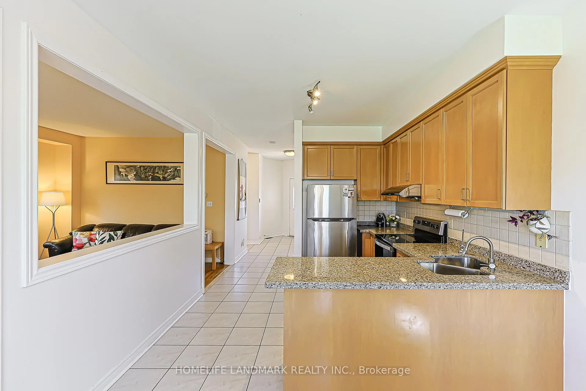 Photo 10 of 81 Eastpine Drive, Markham, Milliken Mills West — HOMEH