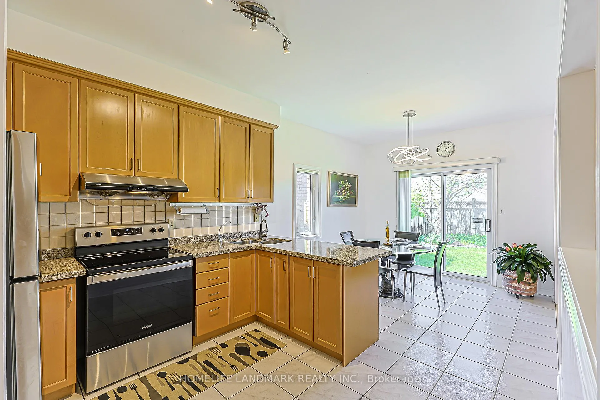 Photo 11 of 81 Eastpine Drive, Markham, Milliken Mills West — HOMEH
