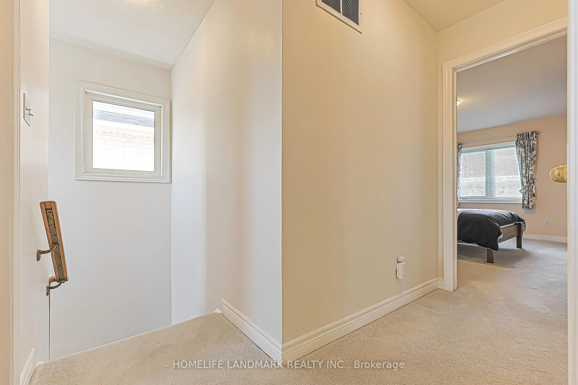 Photo 15 of 81 Eastpine Drive, Markham, Milliken Mills West — HOMEH