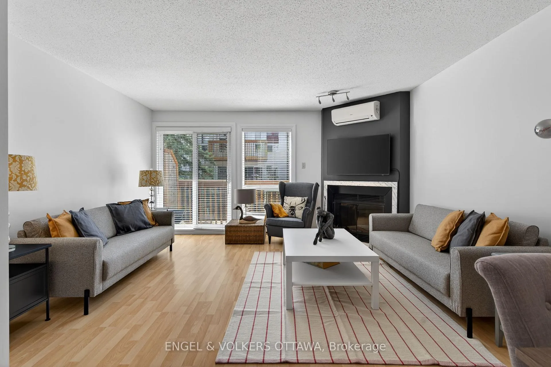 Photo 3 of 211 Briston Private, Ottawa, Hunt Club Park — HOMEH