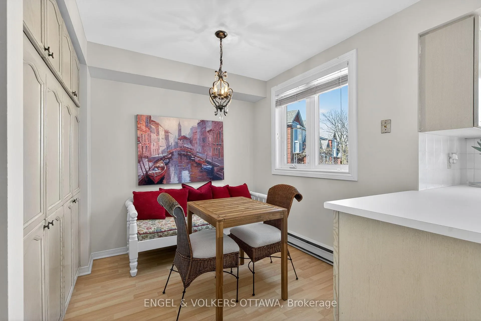 Photo 13 of 211 Briston Private, Ottawa, Hunt Club Park — HOMEH