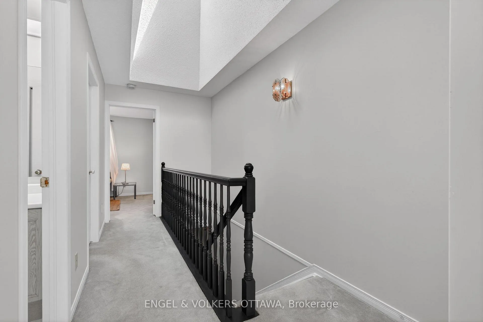 Photo 15 of 211 Briston Private, Ottawa, Hunt Club Park — HOMEH