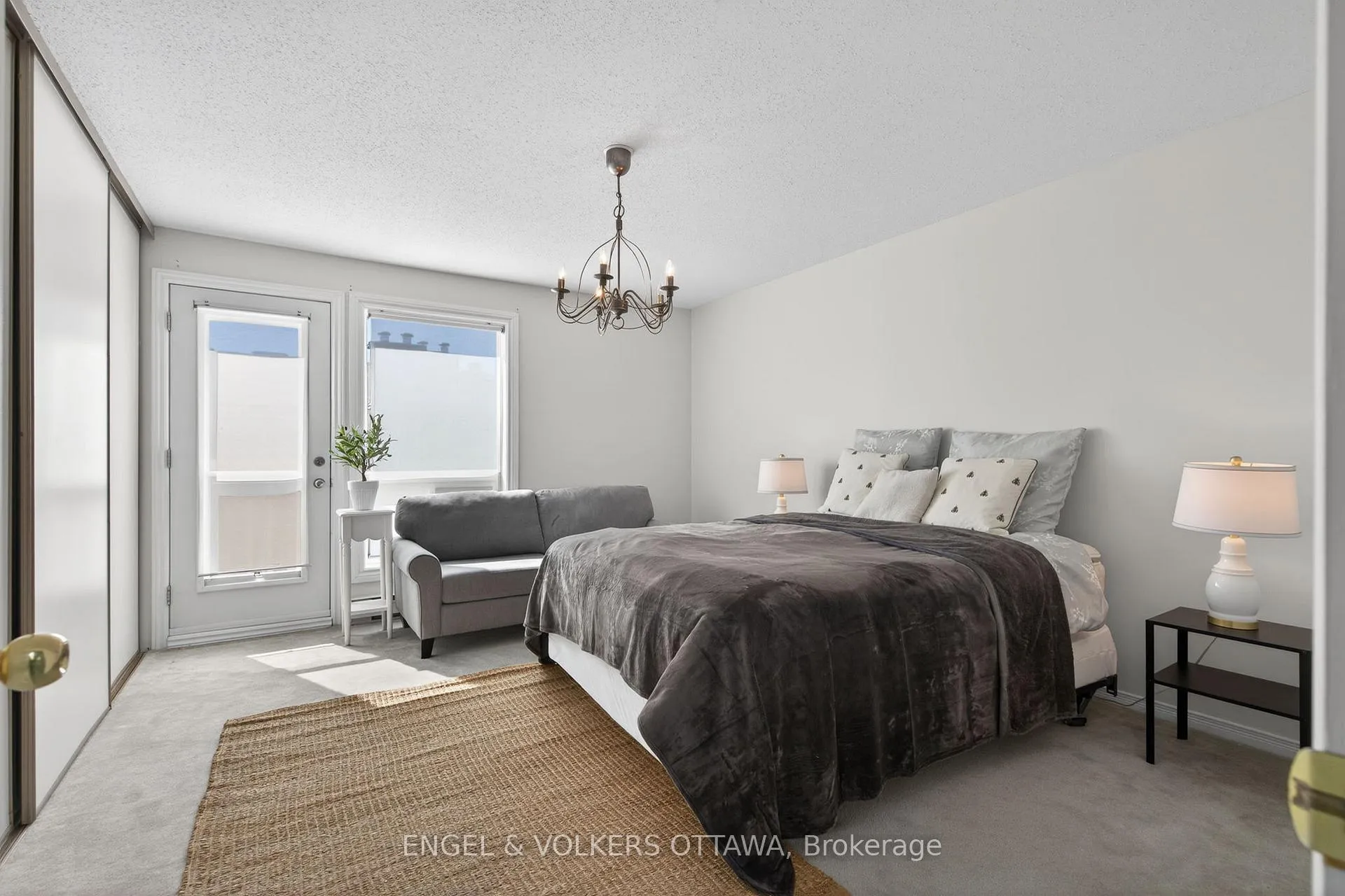 Photo 16 of 211 Briston Private, Ottawa, Hunt Club Park — HOMEH