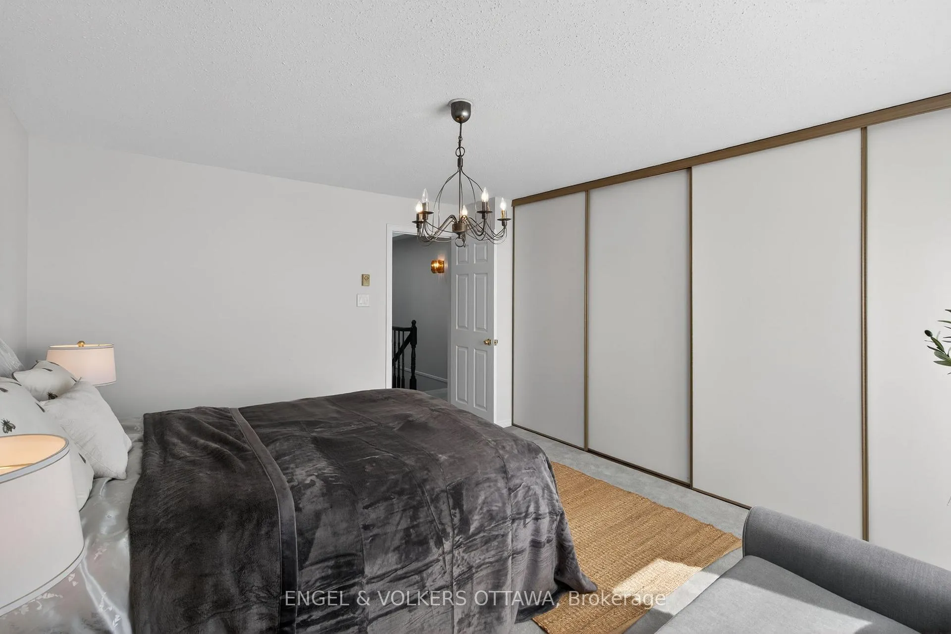 Photo 18 of 211 Briston Private, Ottawa, Hunt Club Park — HOMEH