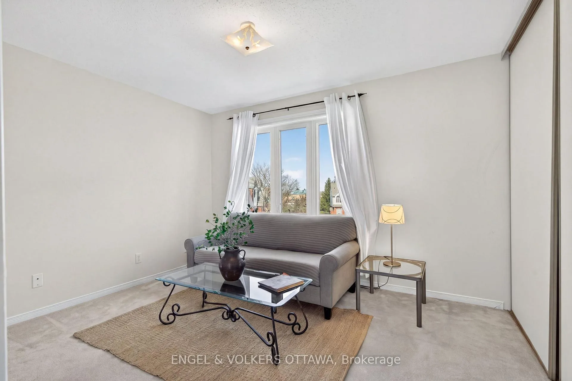 Photo 19 of 211 Briston Private, Ottawa, Hunt Club Park — HOMEH