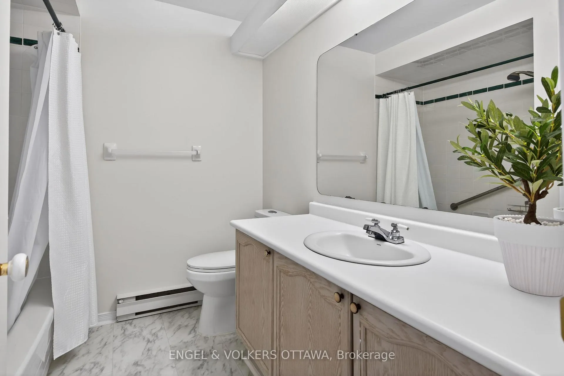 Photo 21 of 211 Briston Private, Ottawa, Hunt Club Park — HOMEH