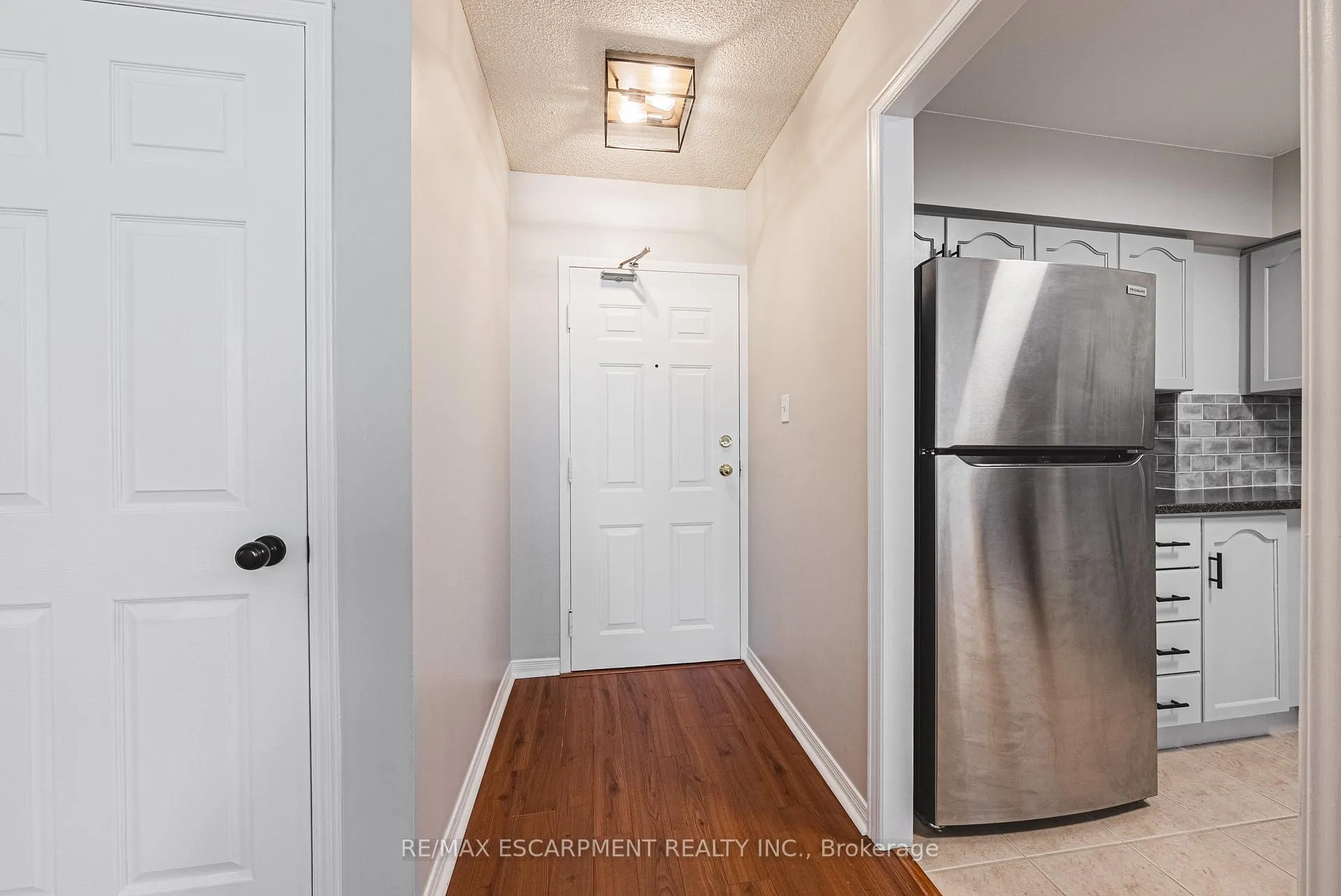 Photo 3 of Unit 103, 180 Limeridge Road W, Hamilton, Rolston — HOMEH
