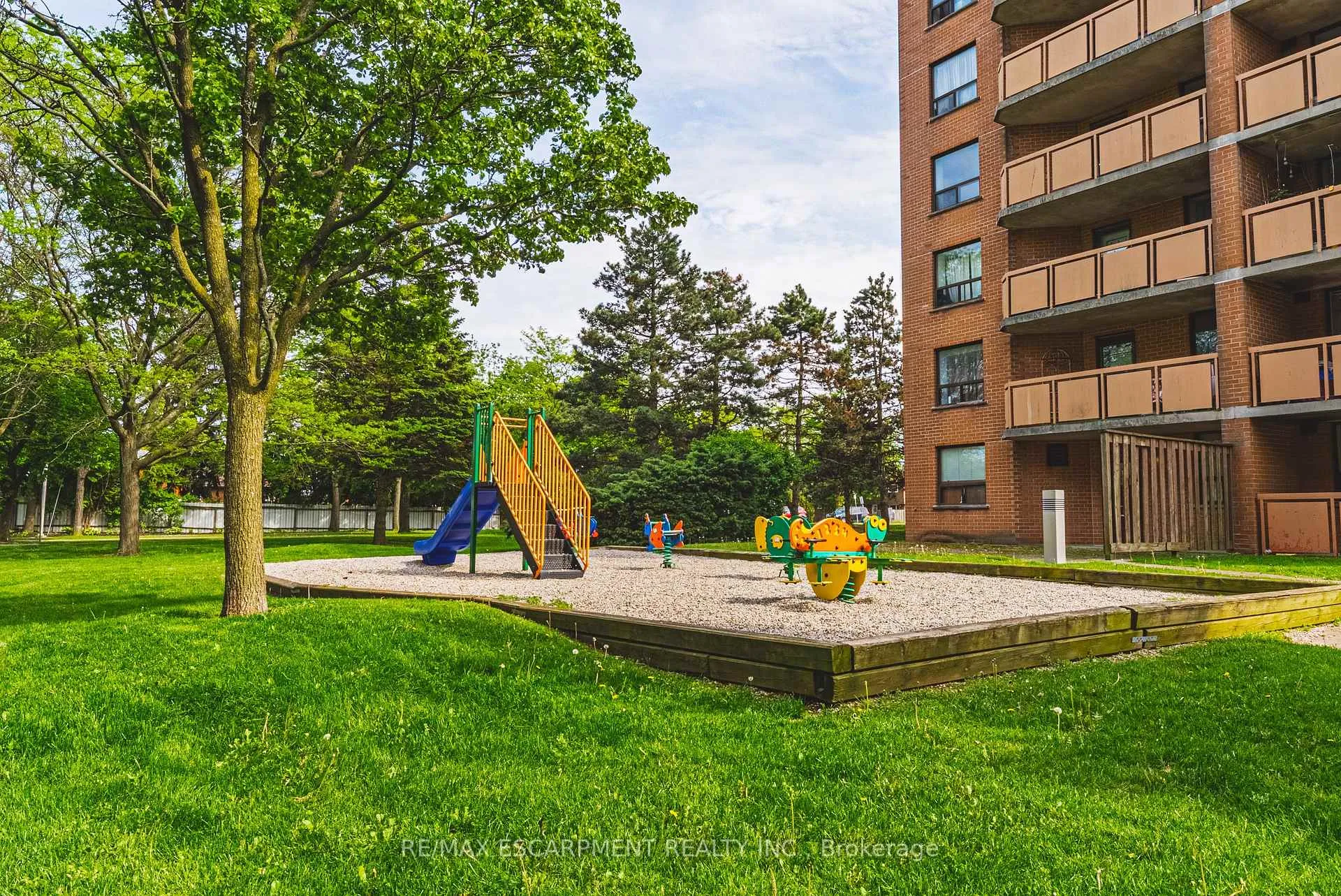 Photo 17 of Unit 103, 180 Limeridge Road W, Hamilton, Rolston — HOMEH