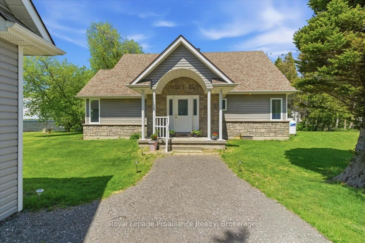 Photo 2 of 233 Parkview Road, Prince Edward County, Ameliasburg Ward — HOMEH