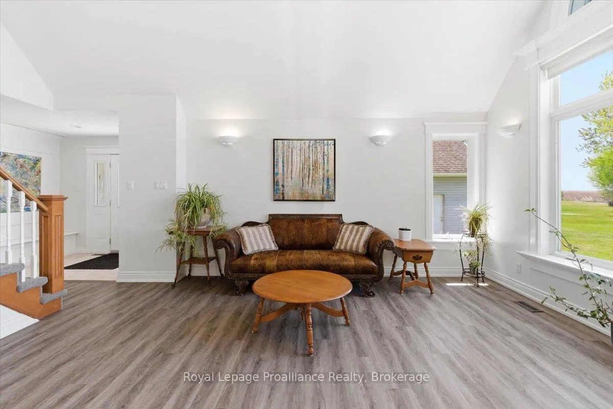 Photo 8 of 233 Parkview Road, Prince Edward County, Ameliasburg Ward — HOMEH
