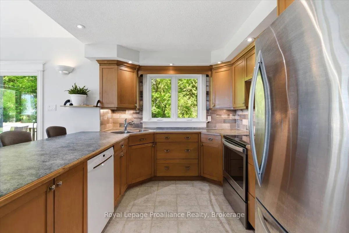 Photo 14 of 233 Parkview Road, Prince Edward County, Ameliasburg Ward — HOMEH