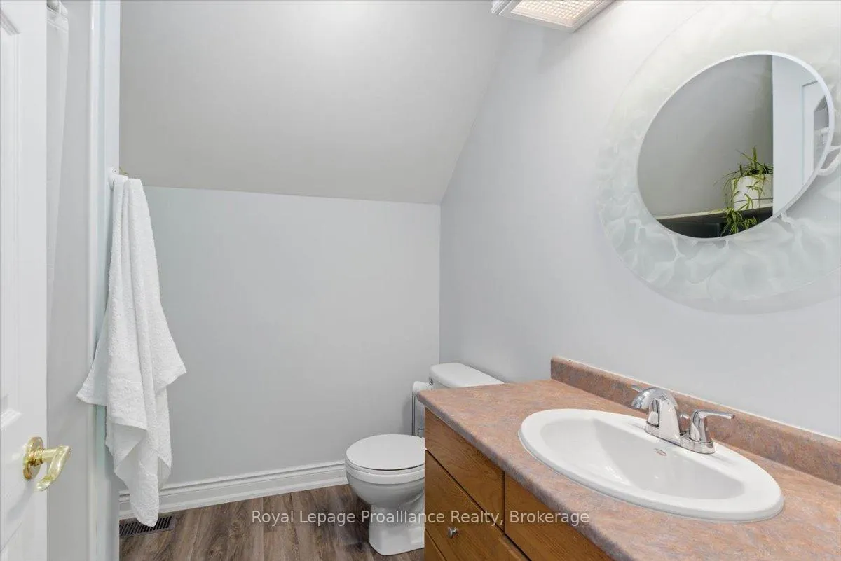 Photo 30 of 233 Parkview Road, Prince Edward County, Ameliasburg Ward — HOMEH