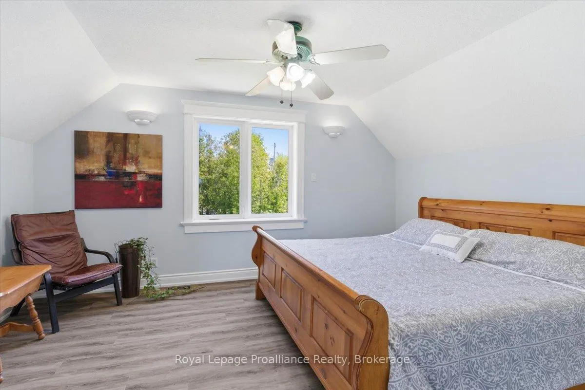 Photo 32 of 233 Parkview Road, Prince Edward County, Ameliasburg Ward — HOMEH