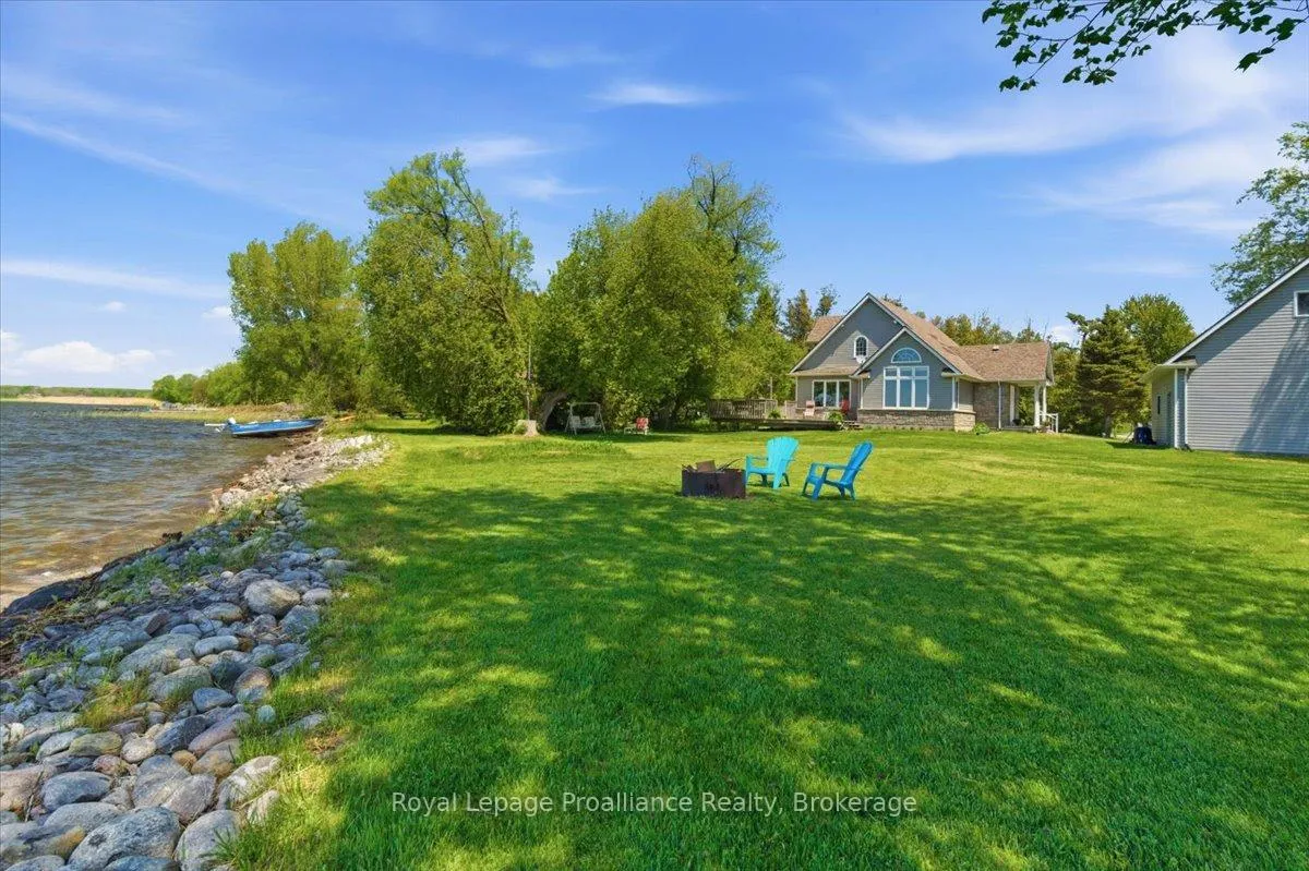 Photo 41 of 233 Parkview Road, Prince Edward County, Ameliasburg Ward — HOMEH