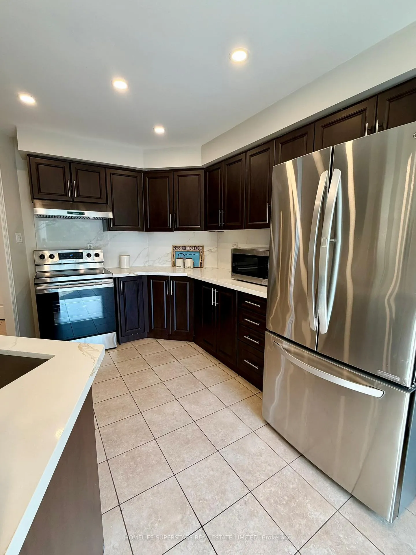 Photo 9 of 172 Rainforest Drive N, Brampton, Sandringham-Wellington — HOMEH