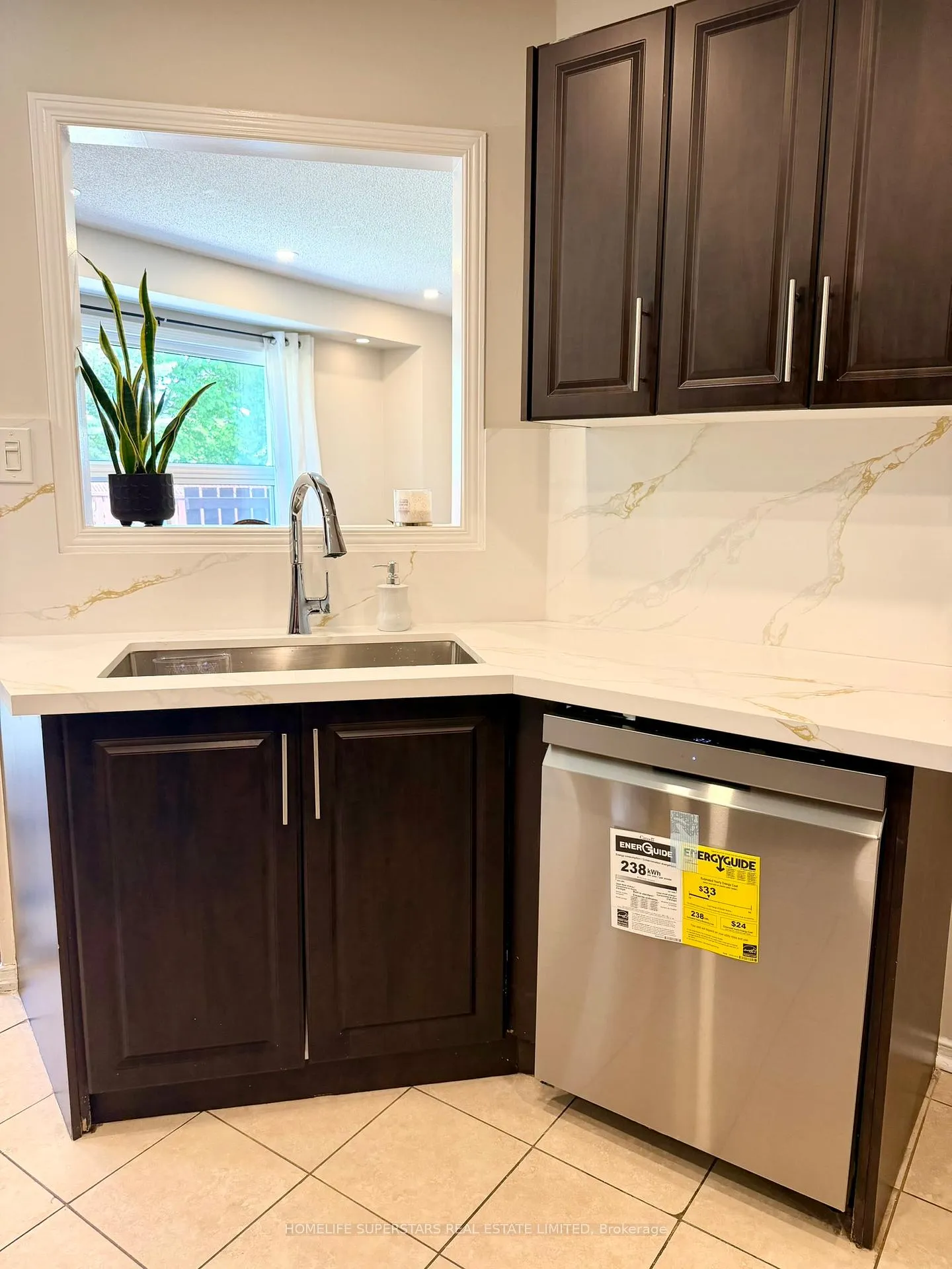 Photo 11 of 172 Rainforest Drive N, Brampton, Sandringham-Wellington — HOMEH