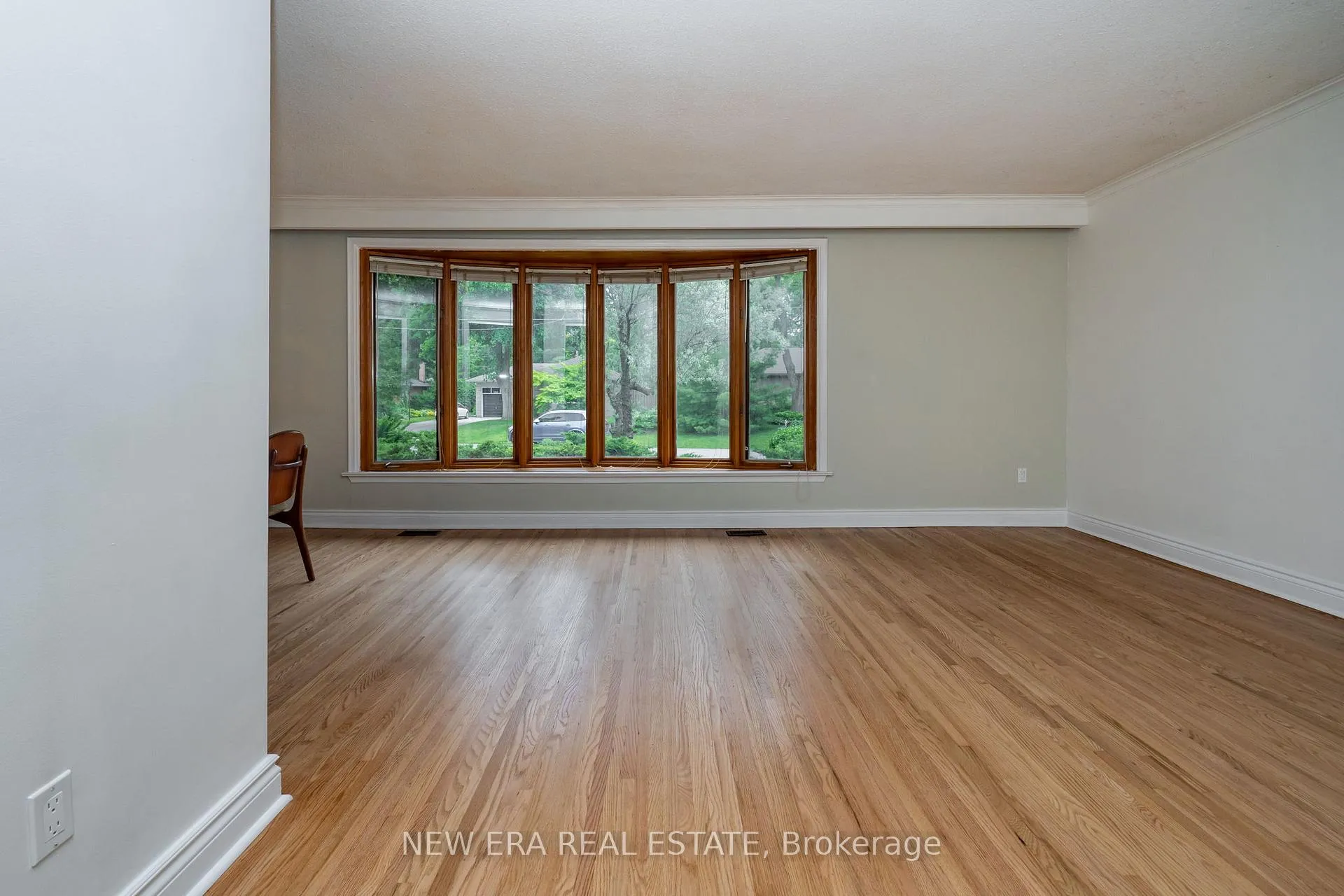 Photo 4 of 1553 Wembury Road, Mississauga, Lorne Park — HOMEH