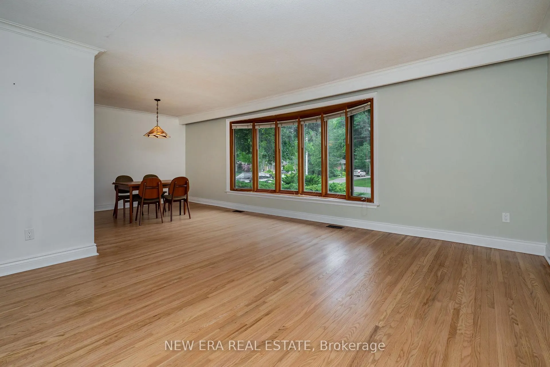 Photo 5 of 1553 Wembury Road, Mississauga, Lorne Park — HOMEH