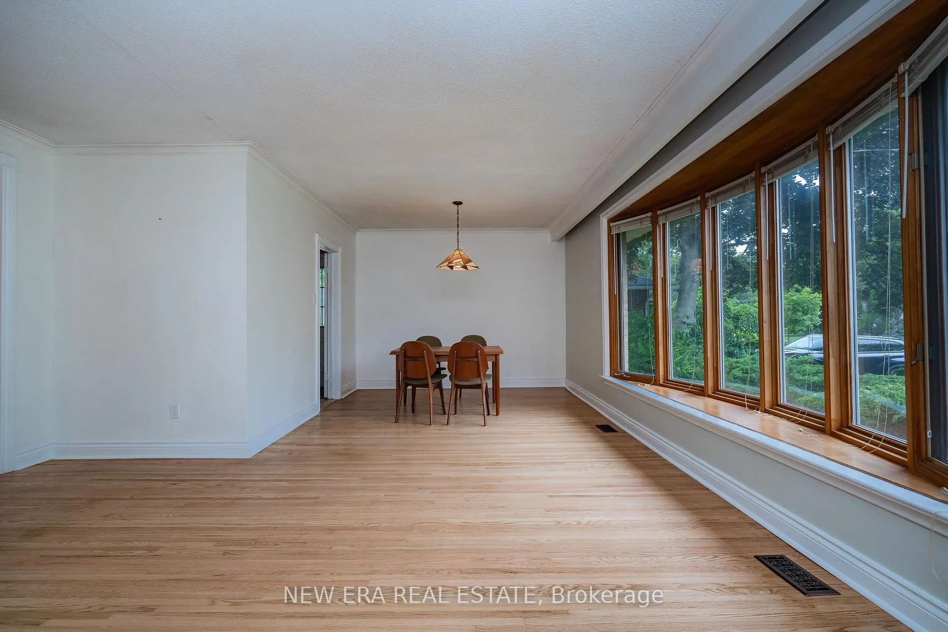 Photo 6 of 1553 Wembury Road, Mississauga, Lorne Park — HOMEH