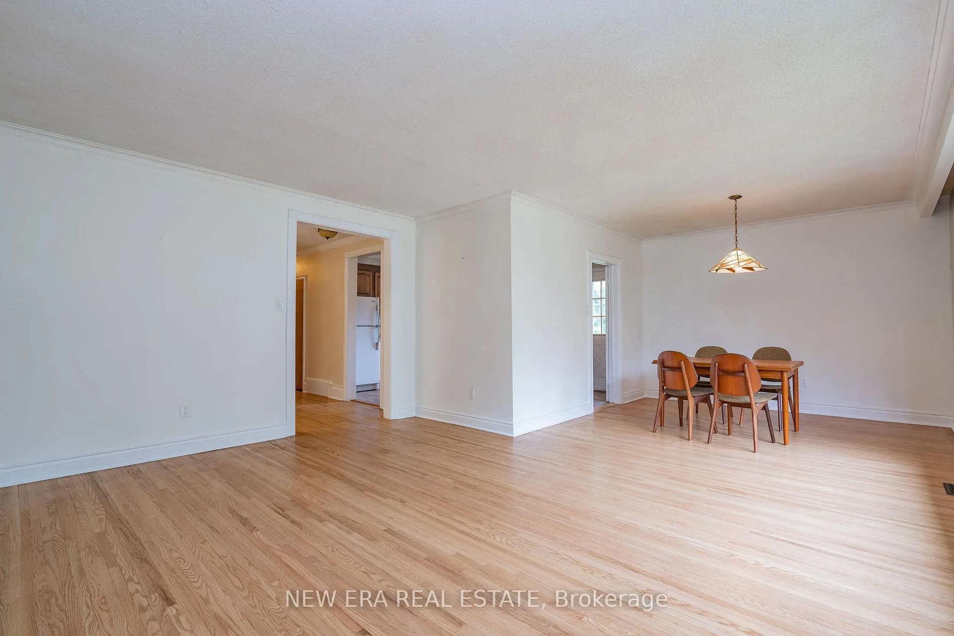 Photo 7 of 1553 Wembury Road, Mississauga, Lorne Park — HOMEH