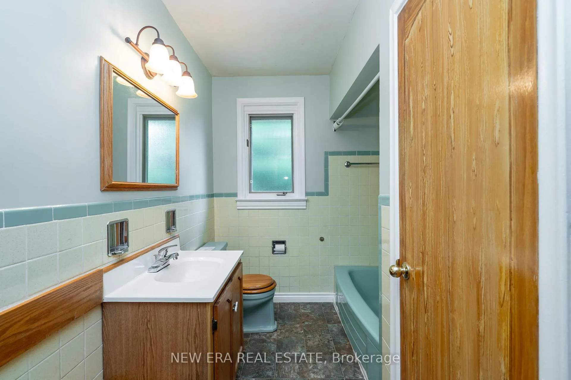 Photo 15 of 1553 Wembury Road, Mississauga, Lorne Park — HOMEH