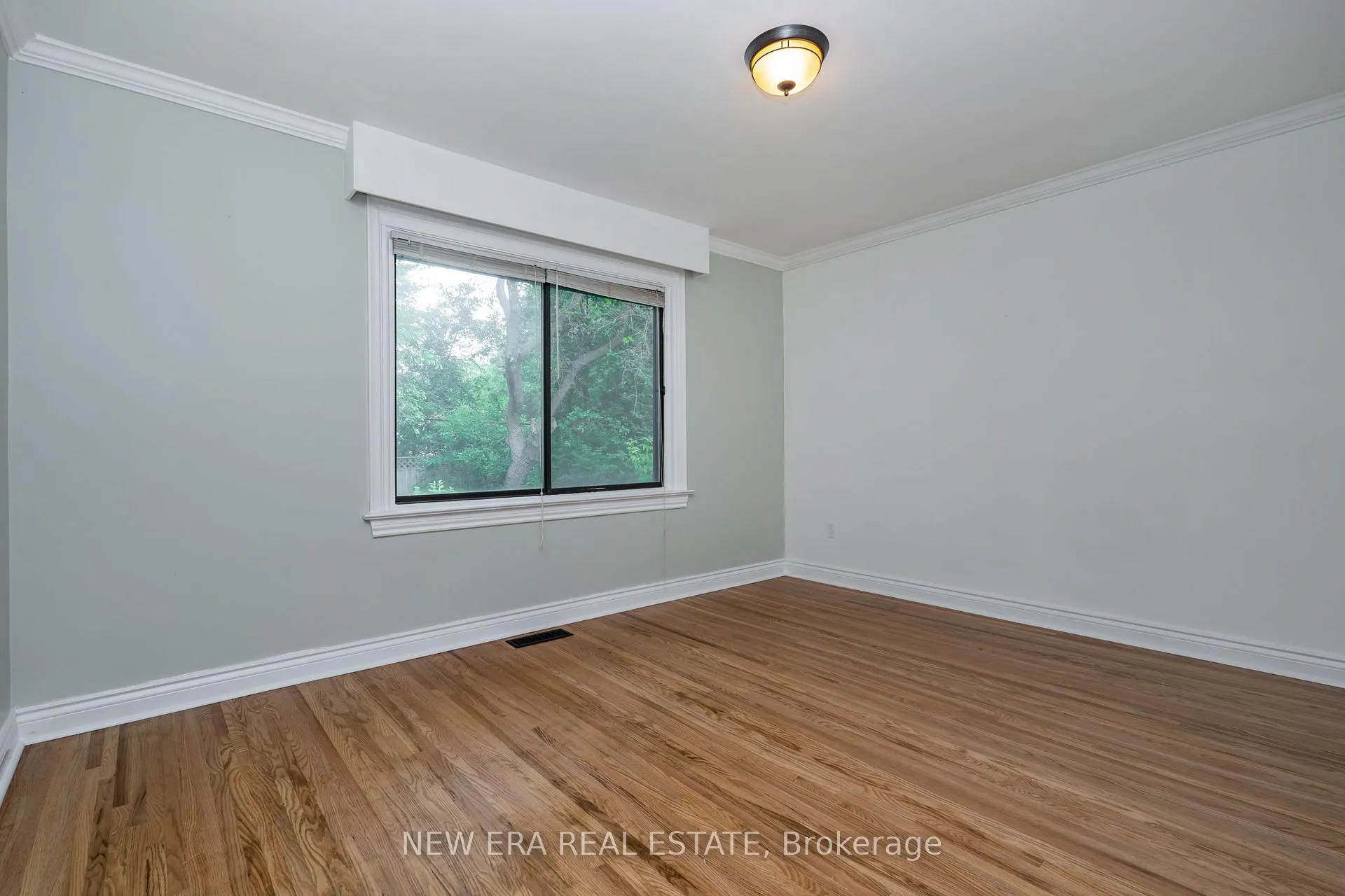 Photo 16 of 1553 Wembury Road, Mississauga, Lorne Park — HOMEH