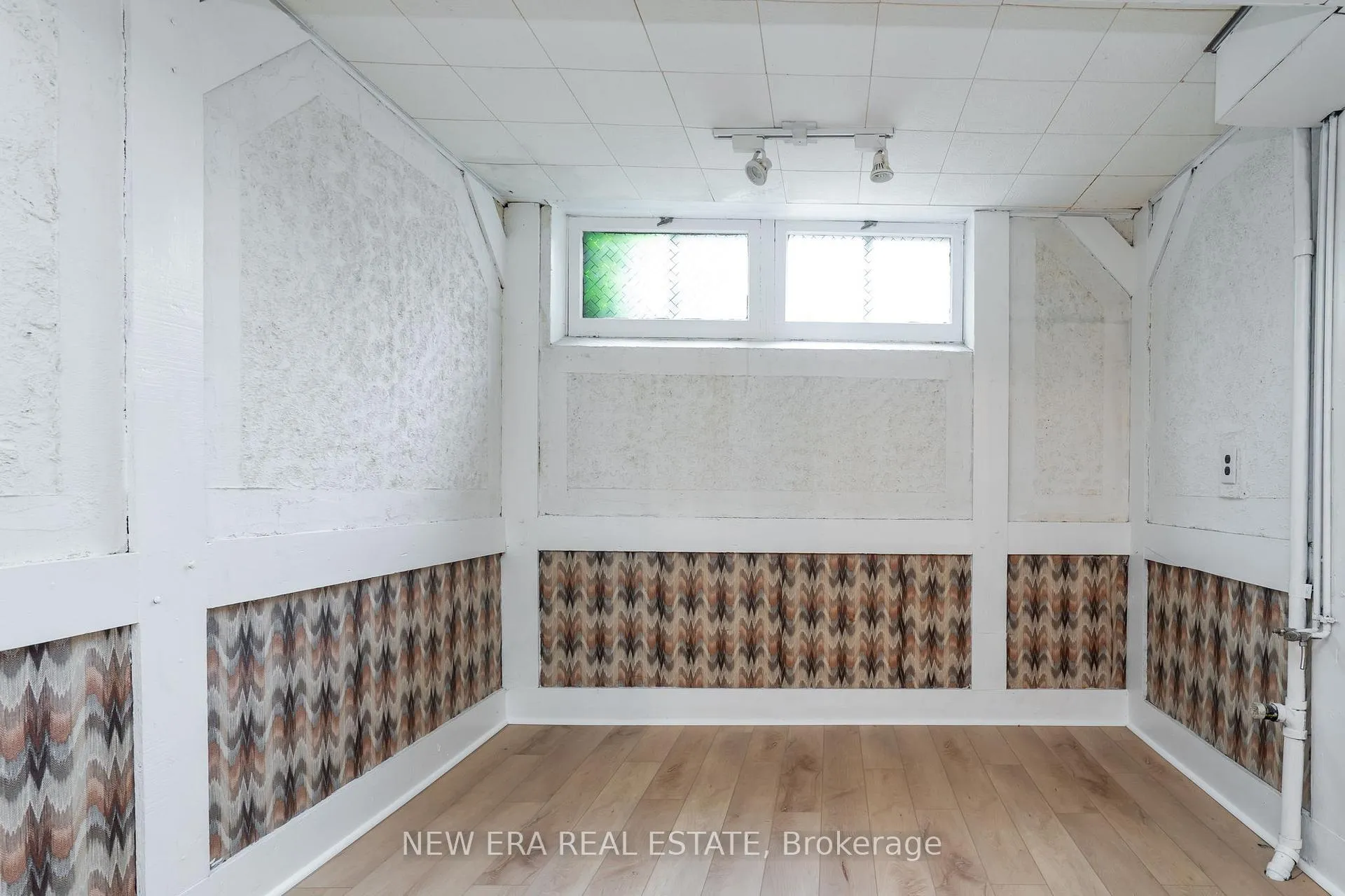 Photo 23 of 1553 Wembury Road, Mississauga, Lorne Park — HOMEH