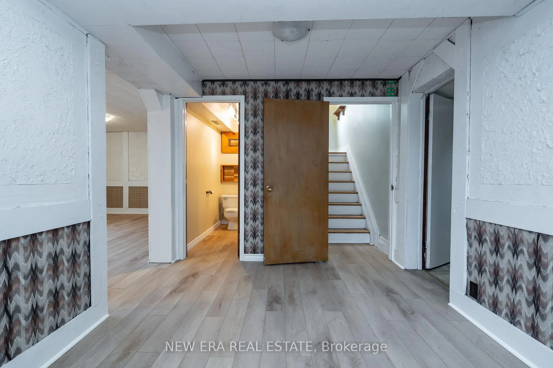 Photo 25 of 1553 Wembury Road, Mississauga, Lorne Park — HOMEH