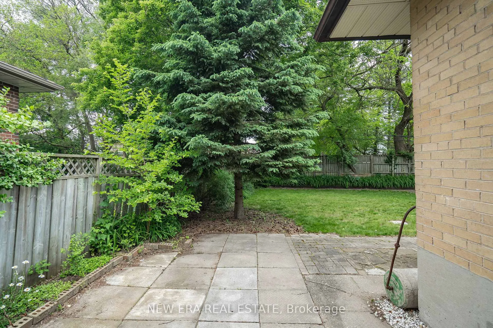Photo 34 of 1553 Wembury Road, Mississauga, Lorne Park — HOMEH