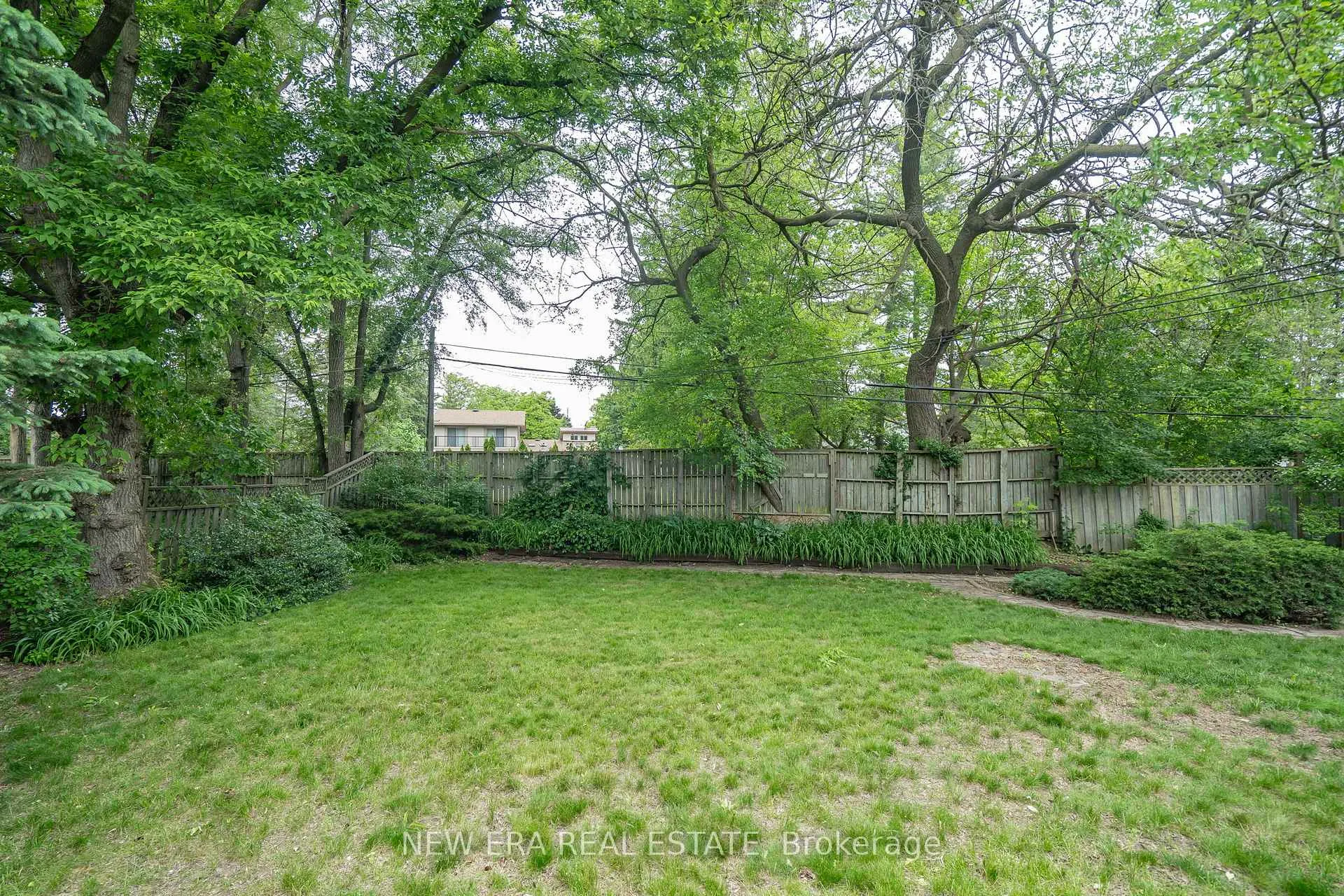 Photo 35 of 1553 Wembury Road, Mississauga, Lorne Park — HOMEH