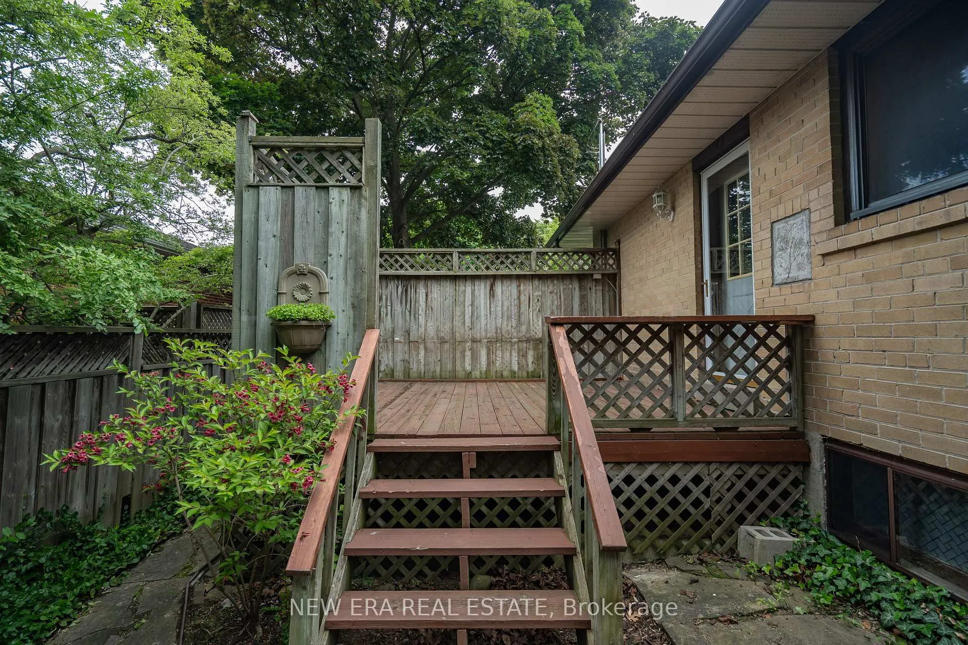 Photo 40 of 1553 Wembury Road, Mississauga, Lorne Park — HOMEH