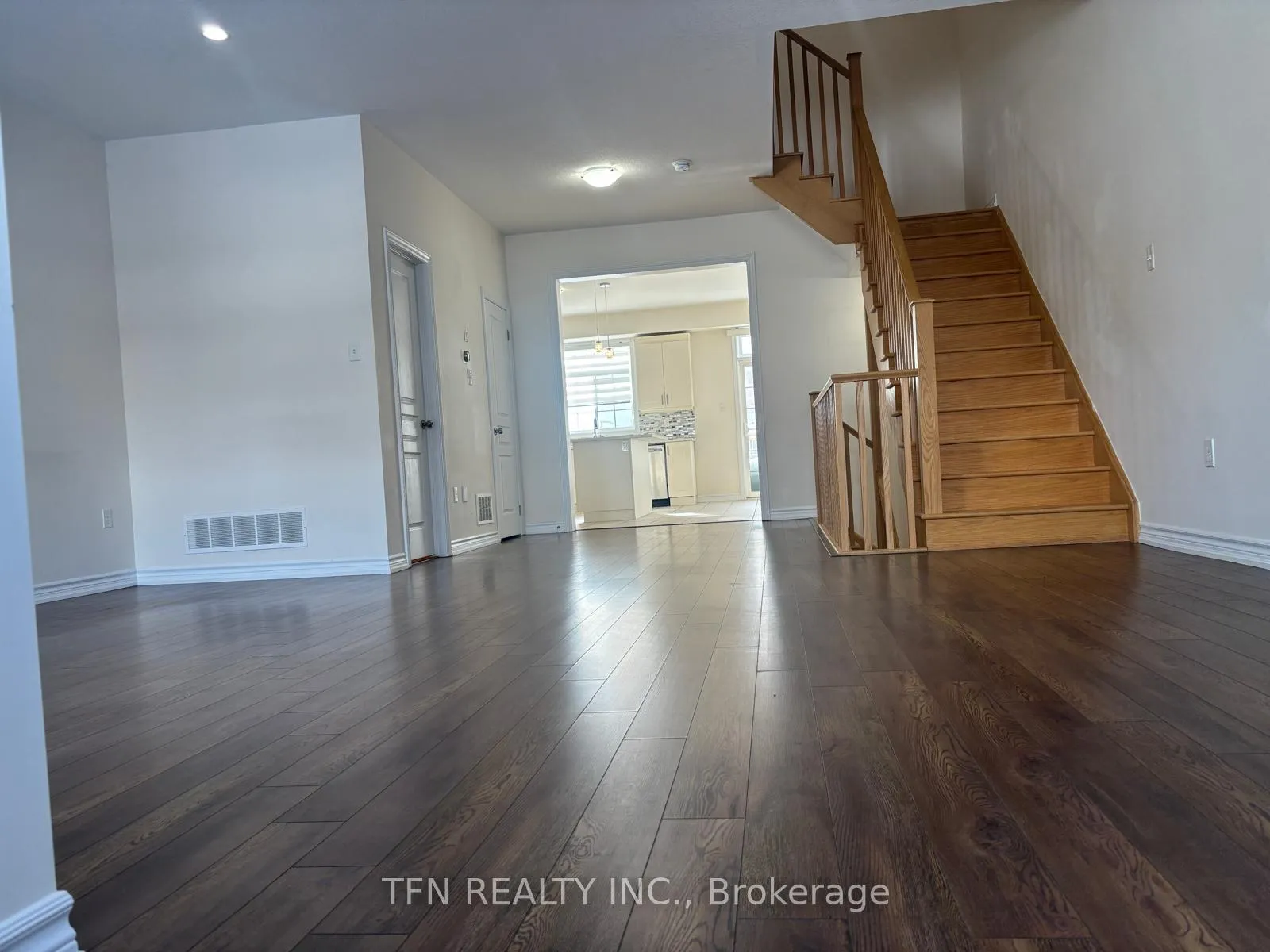 Photo 10 of 5 Savage Drive, Hamilton, Waterdown — HOMEH