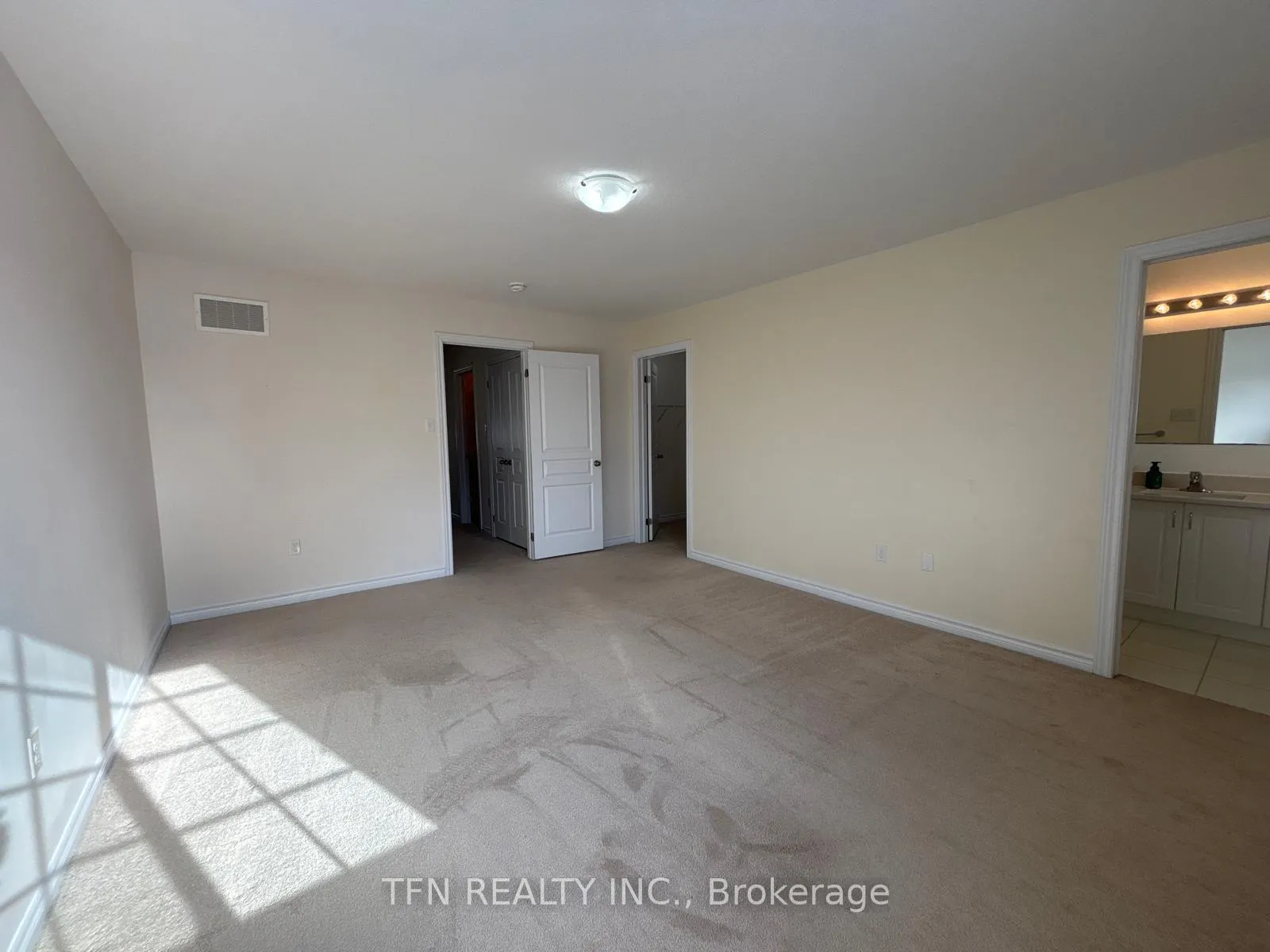 Photo 18 of 5 Savage Drive, Hamilton, Waterdown — HOMEH
