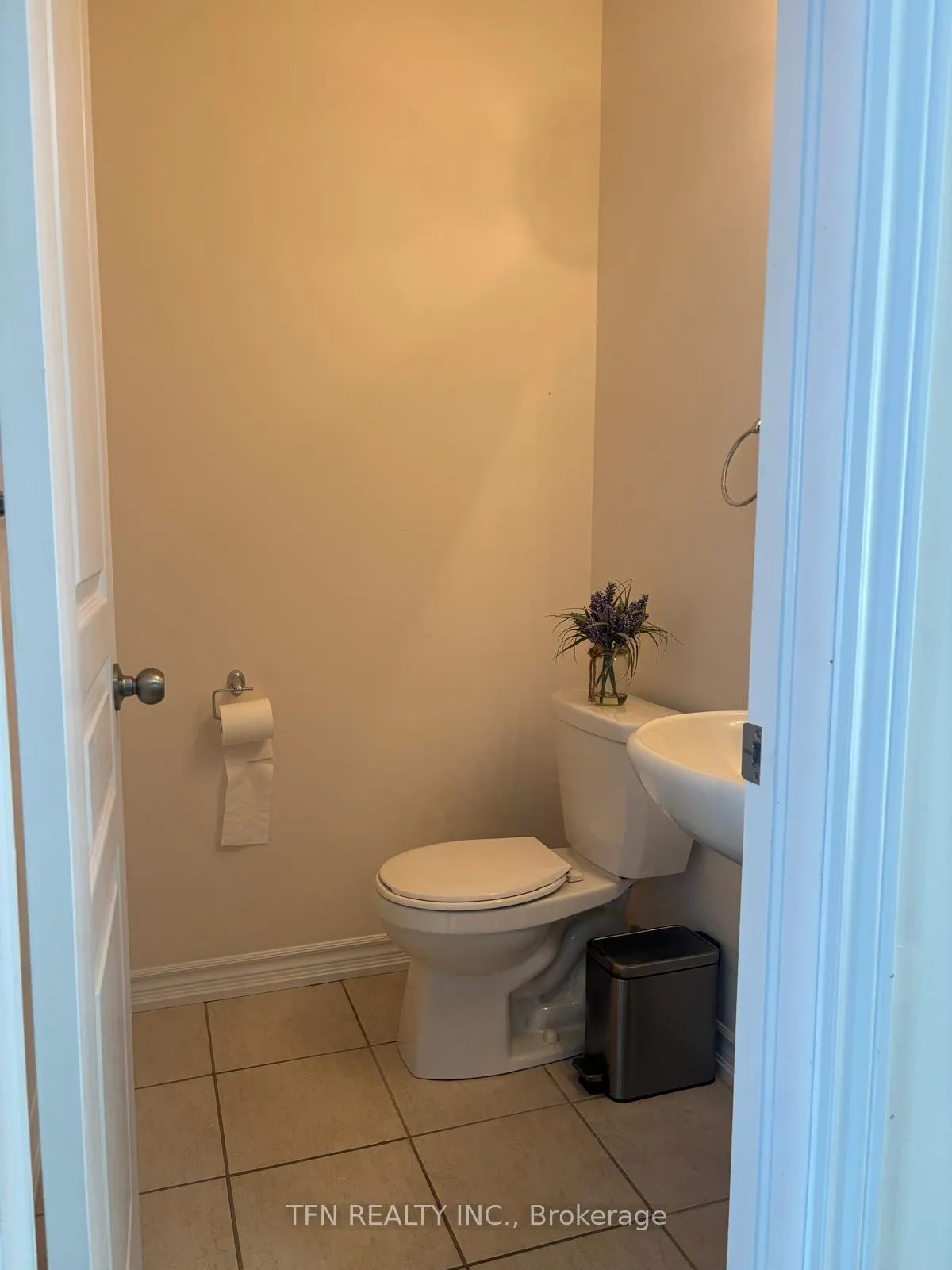 Photo 23 of 5 Savage Drive, Hamilton, Waterdown — HOMEH