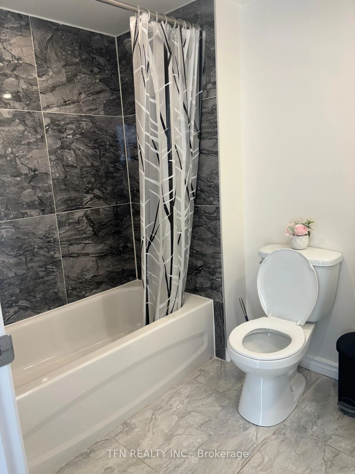 Photo 25 of 5 Savage Drive, Hamilton, Waterdown — HOMEH