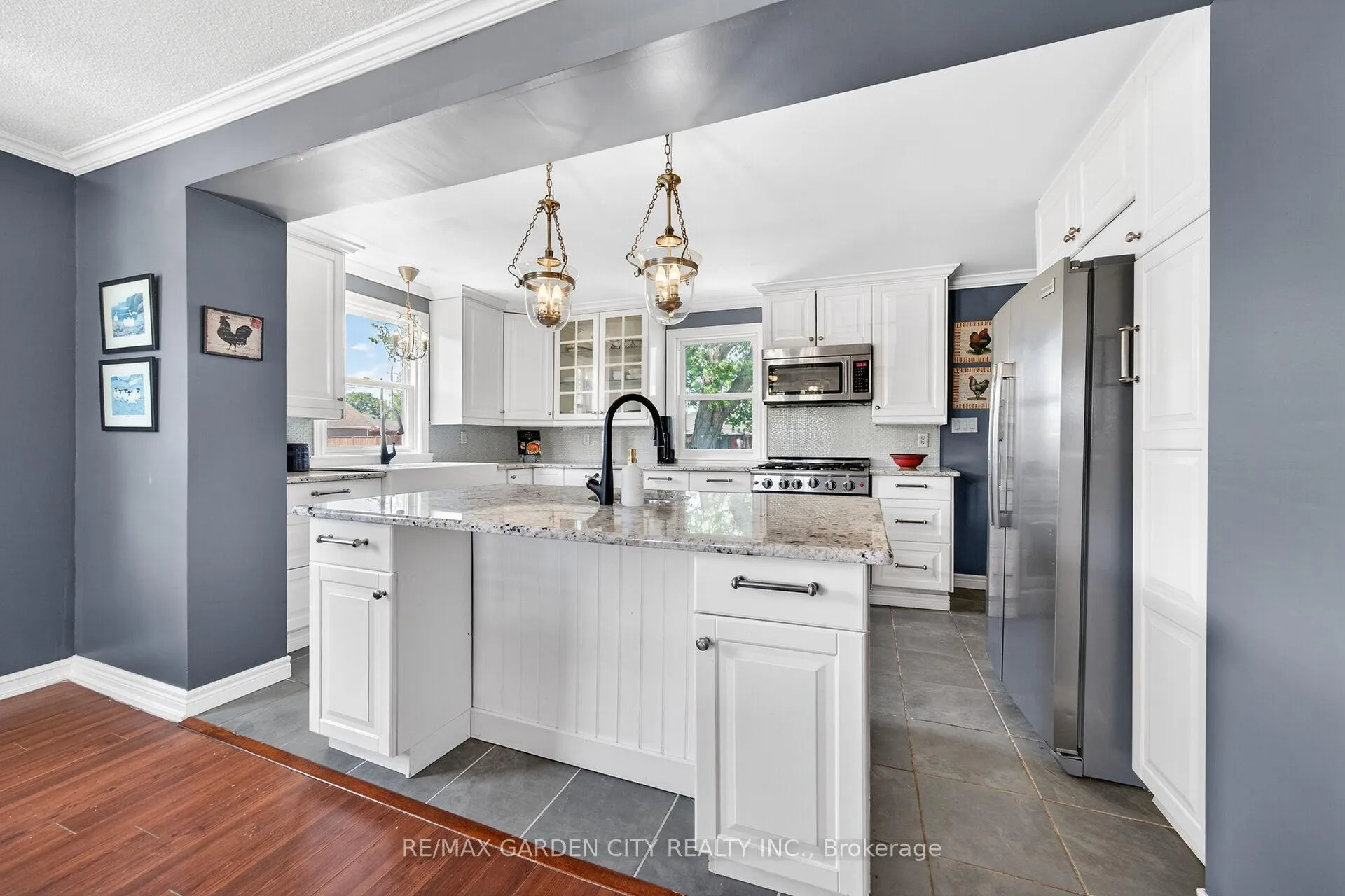 Photo 9 of 439 Murray Street, Grimsby, Grimsby Beach — HOMEH