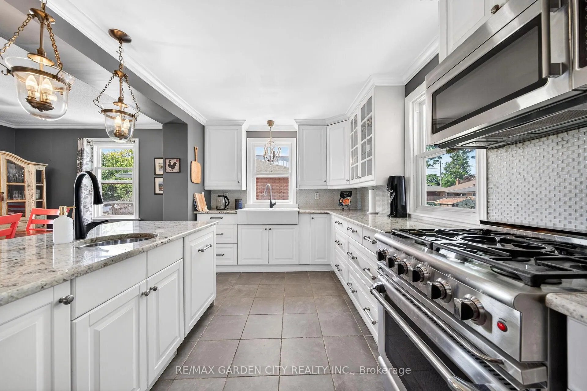 Photo 12 of 439 Murray Street, Grimsby, Grimsby Beach — HOMEH