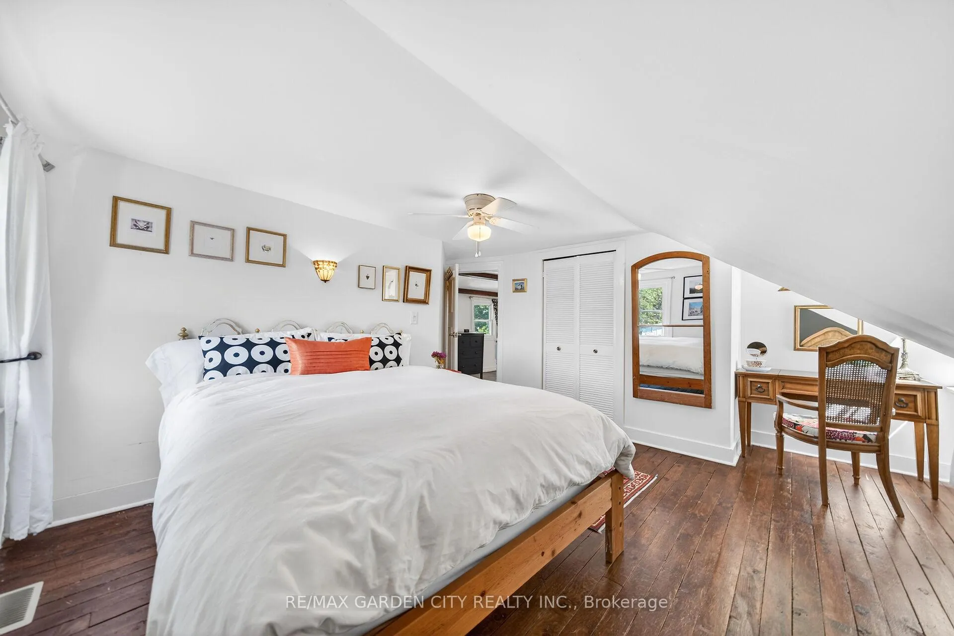 Photo 24 of 439 Murray Street, Grimsby, Grimsby Beach — HOMEH