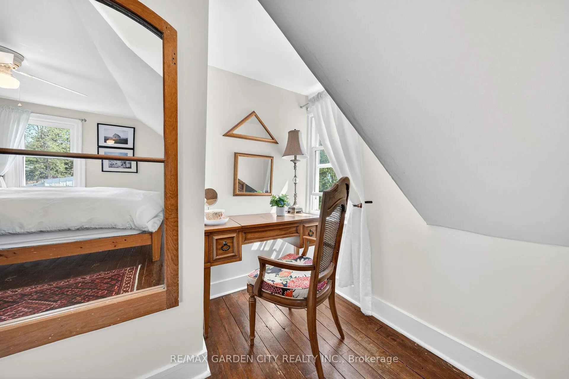 Photo 25 of 439 Murray Street, Grimsby, Grimsby Beach — HOMEH
