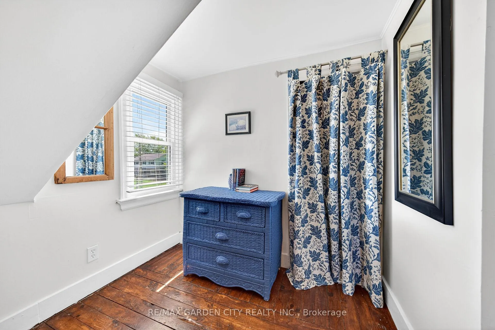 Photo 28 of 439 Murray Street, Grimsby, Grimsby Beach — HOMEH