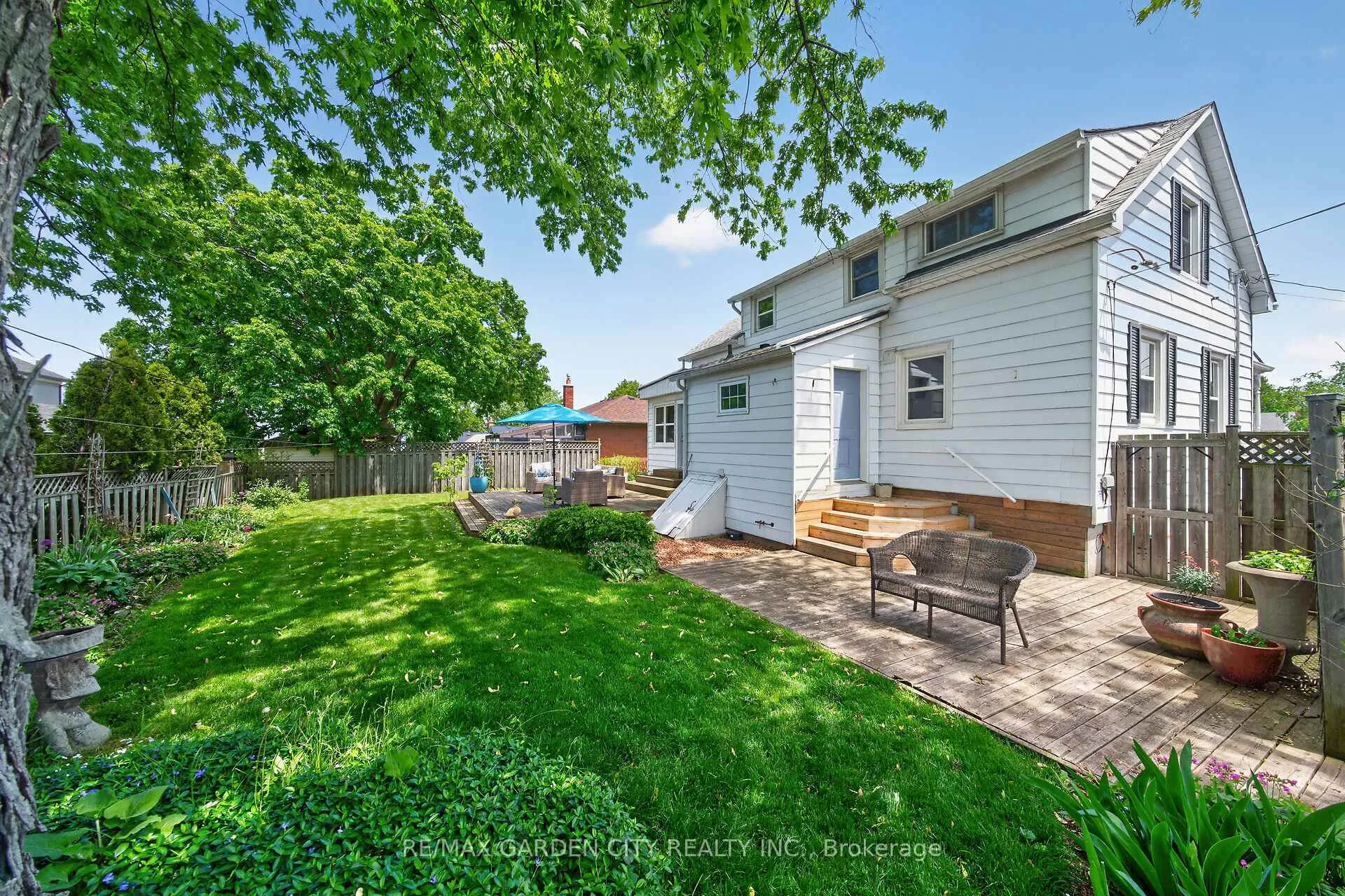 Photo 32 of 439 Murray Street, Grimsby, Grimsby Beach — HOMEH