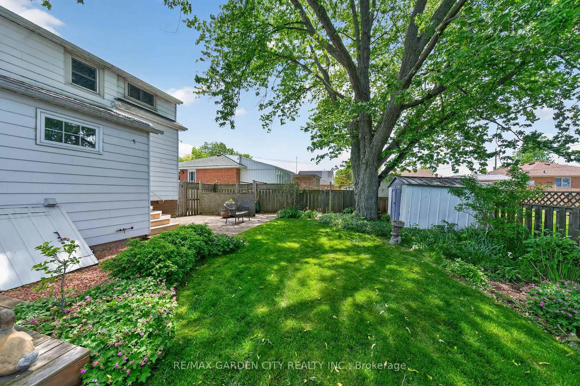 Photo 37 of 439 Murray Street, Grimsby, Grimsby Beach — HOMEH