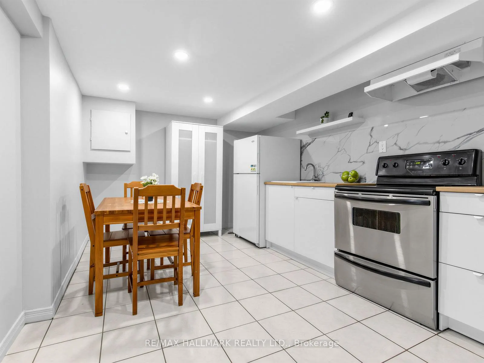 Photo 4 of Unit Bsmnt, 67 Trinnell Boulevard, Scarborough, Clairlea-Birchmount — HOMEH