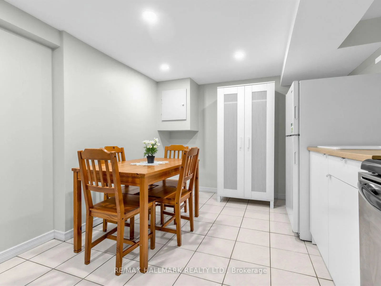 Photo 5 of Unit Bsmnt, 67 Trinnell Boulevard, Scarborough, Clairlea-Birchmount — HOMEH