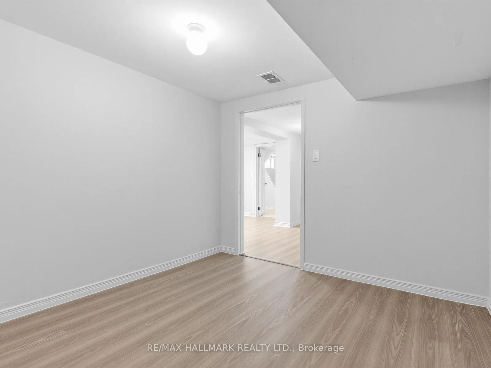 Photo 14 of Unit Bsmnt, 67 Trinnell Boulevard, Scarborough, Clairlea-Birchmount — HOMEH