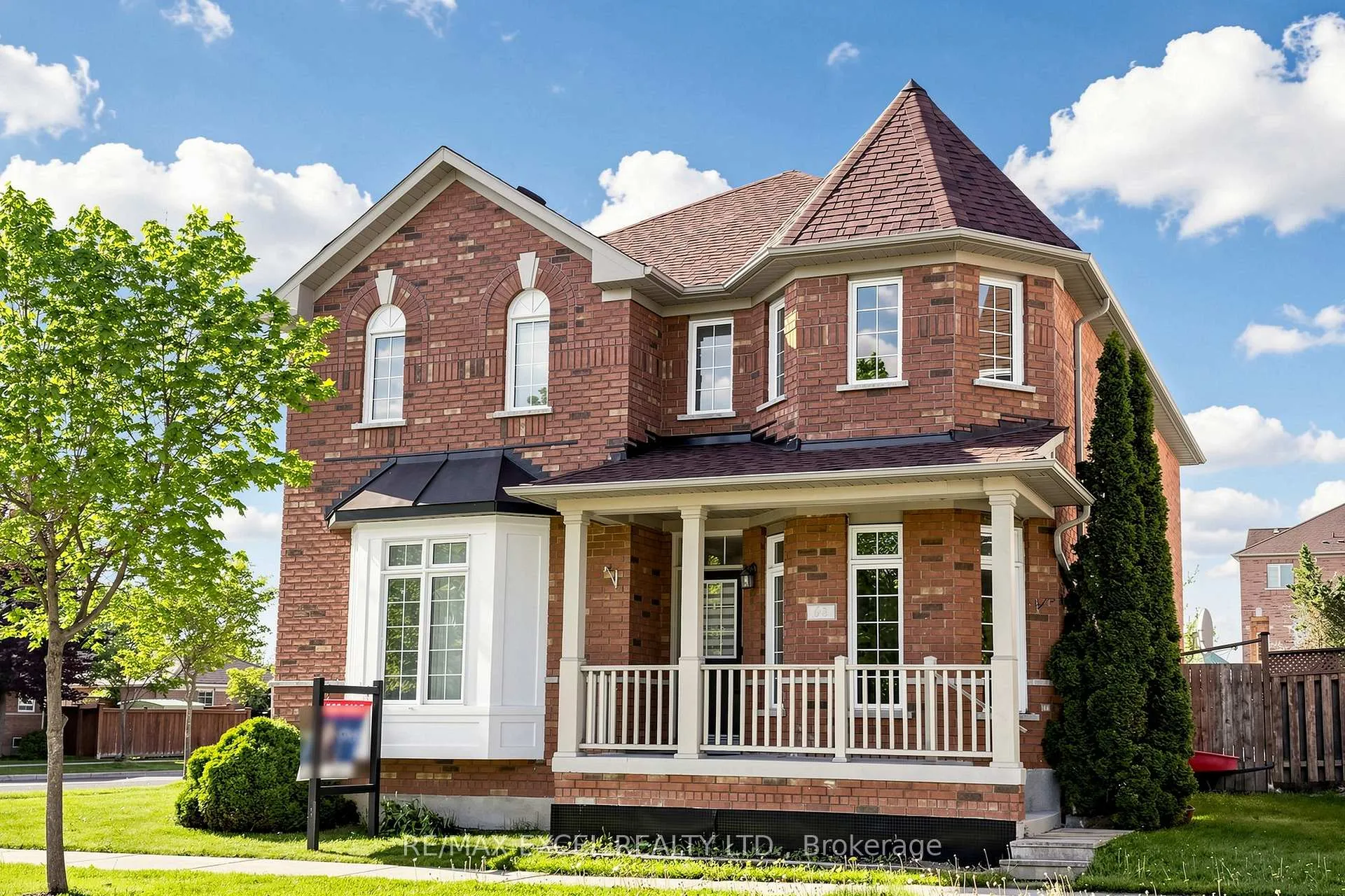 Photo 2 of 63 Rainbow Valley Crescent, Markham, Greensborough — HOMEH
