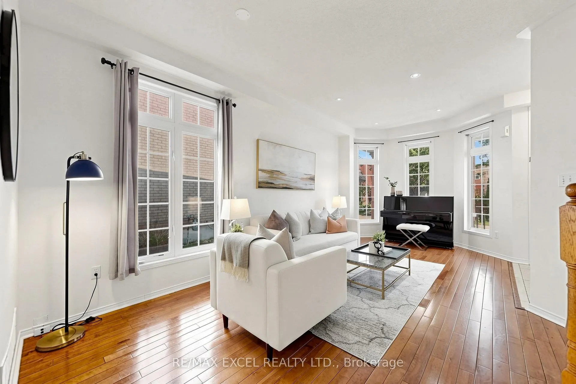 Photo 5 of 63 Rainbow Valley Crescent, Markham, Greensborough — HOMEH
