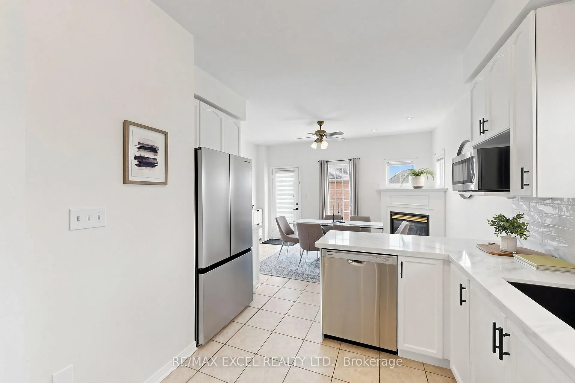 Photo 13 of 63 Rainbow Valley Crescent, Markham, Greensborough — HOMEH