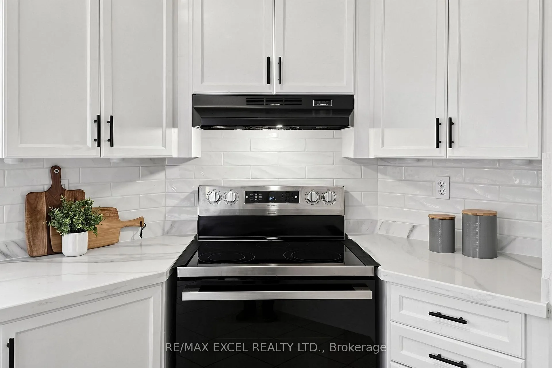 Photo 14 of 63 Rainbow Valley Crescent, Markham, Greensborough — HOMEH