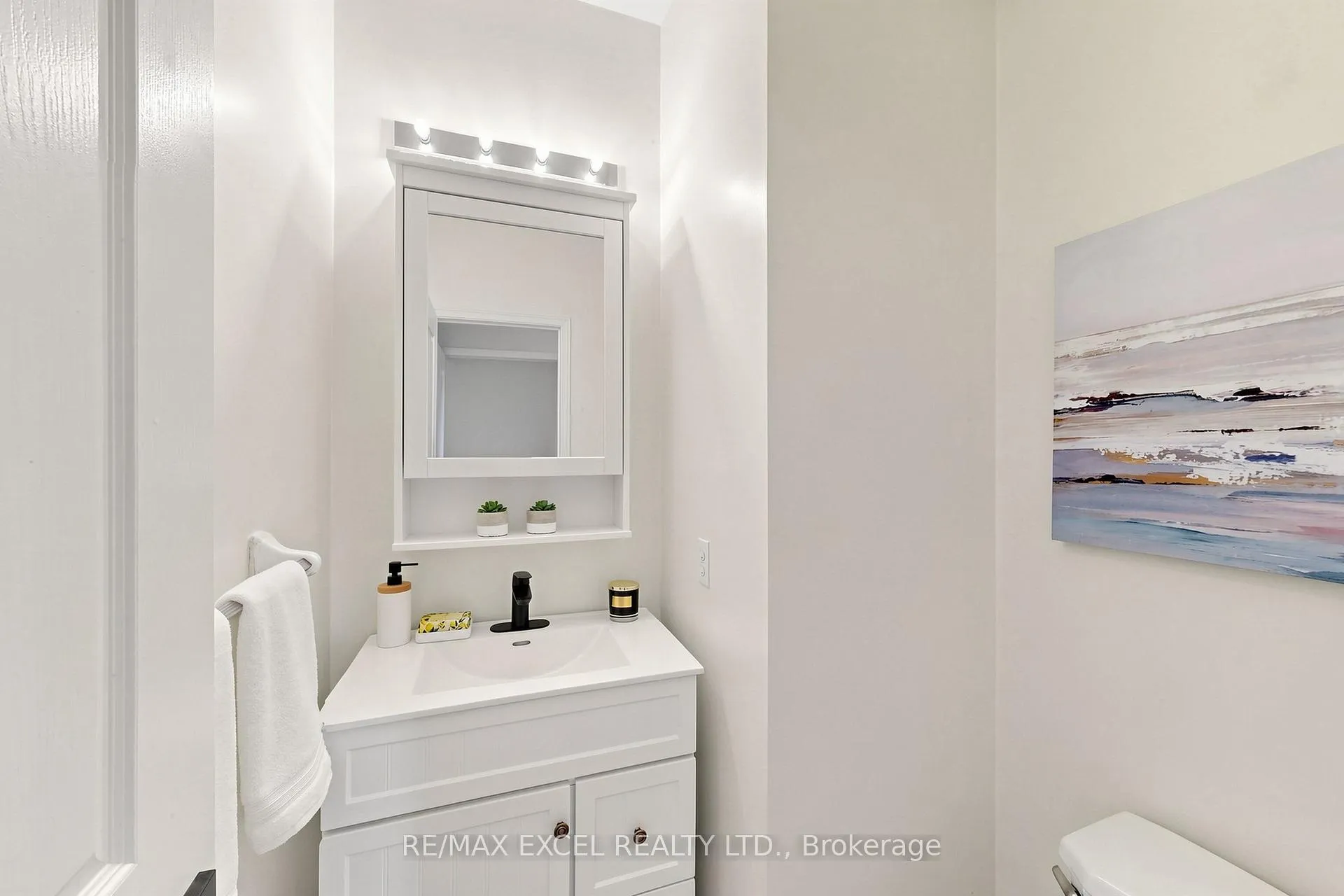 Photo 22 of 63 Rainbow Valley Crescent, Markham, Greensborough — HOMEH